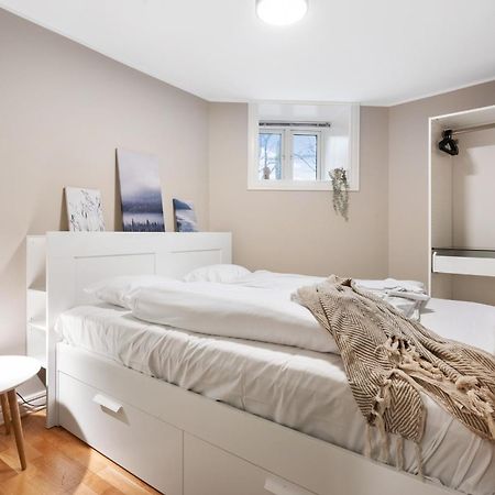 Apartamento New! Modern City Apt: Central W/ Private Entrence Bergen Exterior foto
