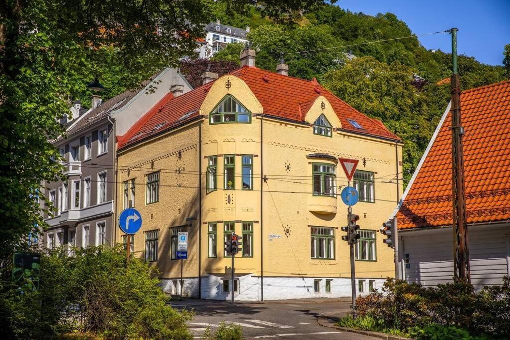 Apartamento New! Modern City Apt: Central W/ Private Entrence Bergen Exterior foto