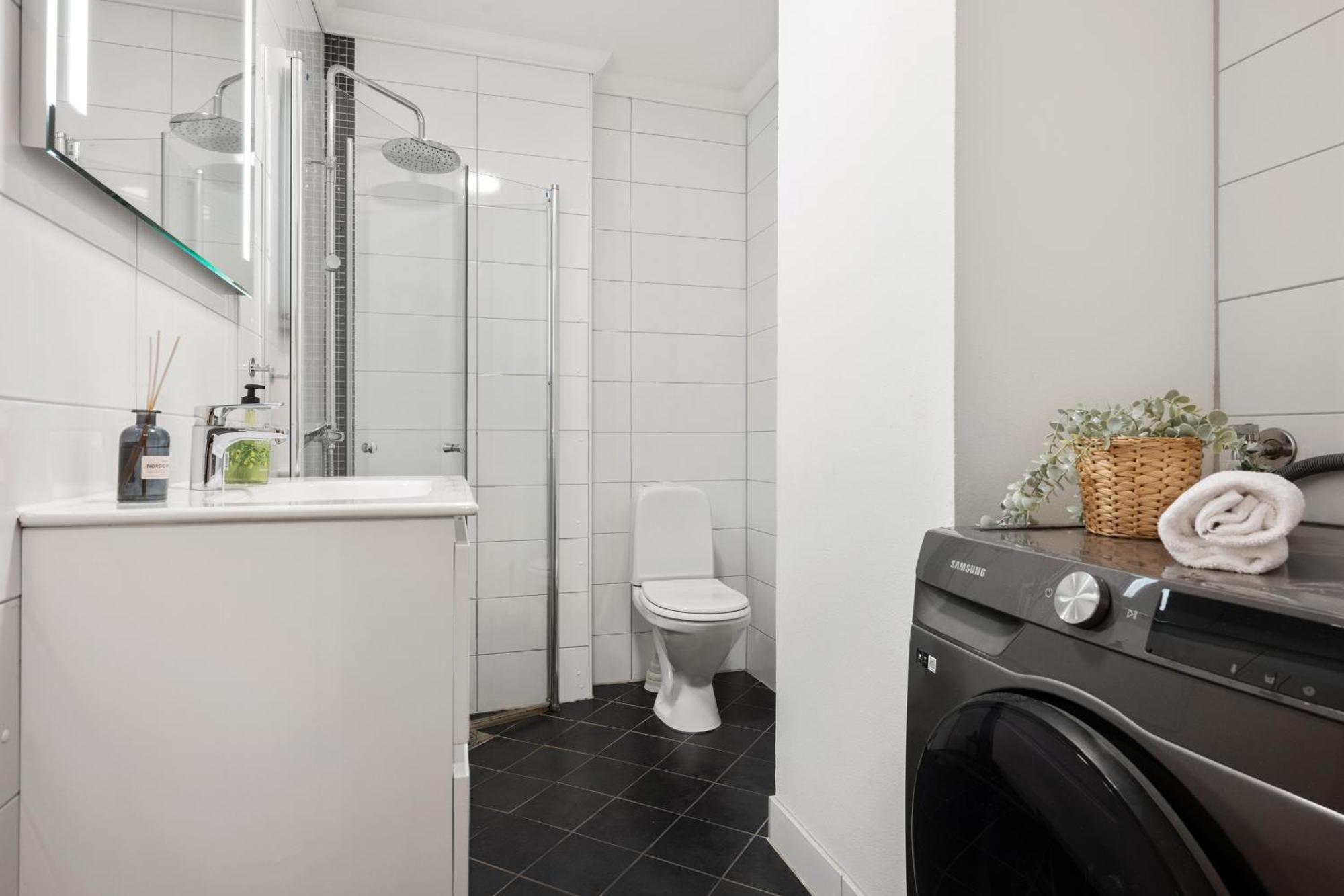 Apartamento New! Modern City Apt: Central W/ Private Entrence Bergen Exterior foto